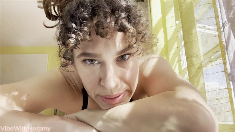 VibeWithMommy: You'r Jewish Stepmom Wants to Show You Something Nasty