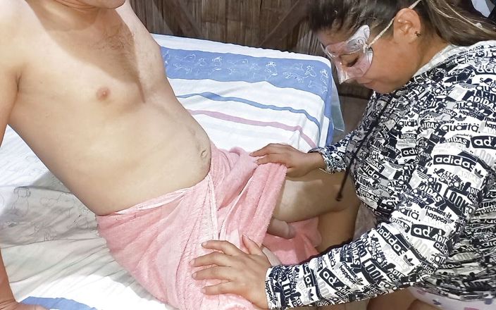 Martin13: Porno po hiszpańsku, macocha jest zdumiona, że jej pasierb ma już...