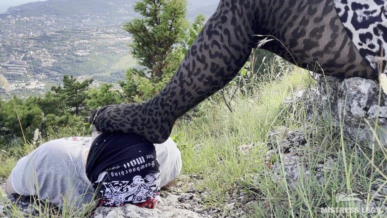 Mistress Legs: Külotlu çorapla ayak ibadeti ve ayak öğürme açık havada