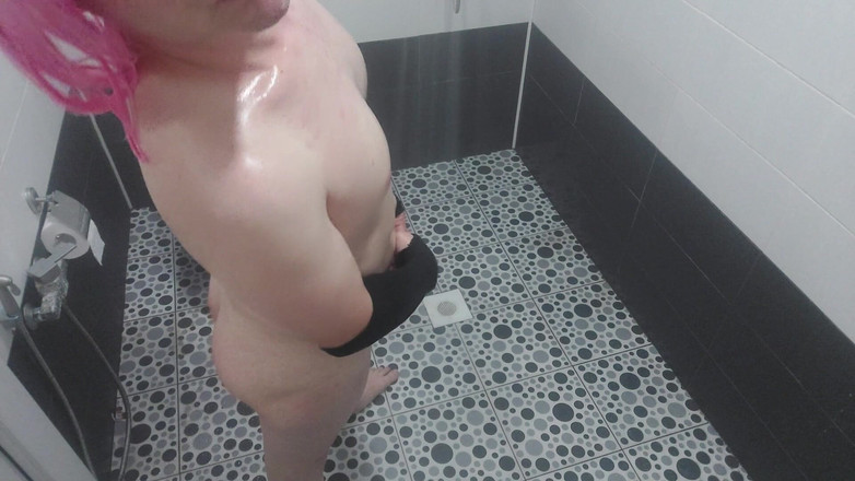 Kitty_Cross: Ass Shemale White Yummy Curvy Body flertando no chão do...