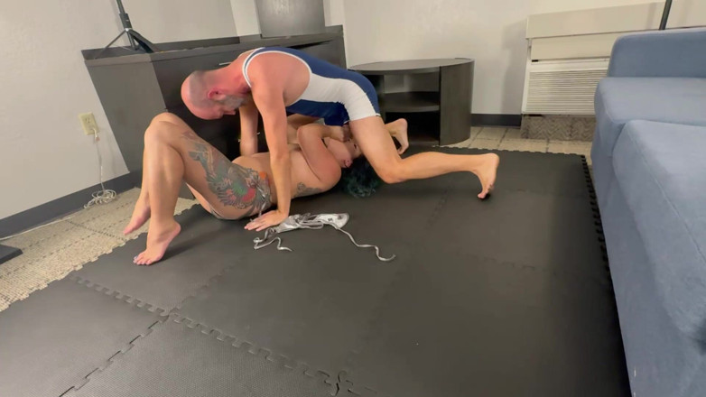 Island Boy Vids: First to Cum Loses Wrestling with Kim Chi