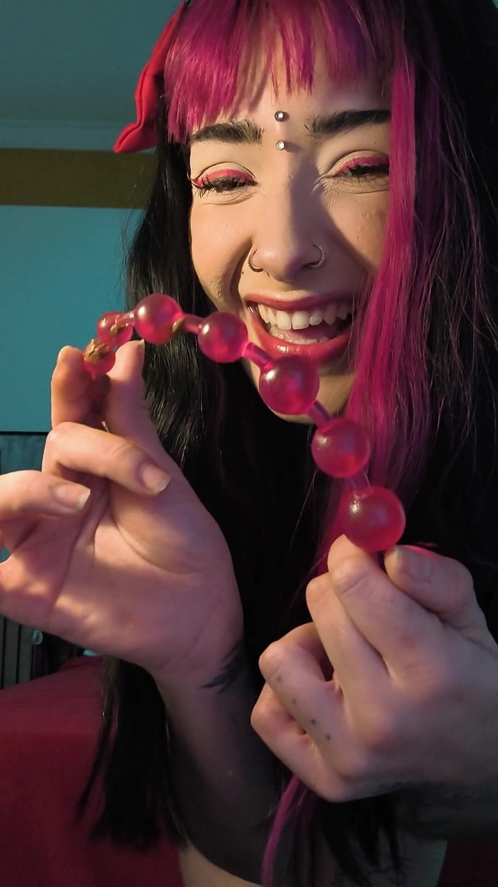 Maria Morangoh: Young Girl Dancing and Playing with Her Anus