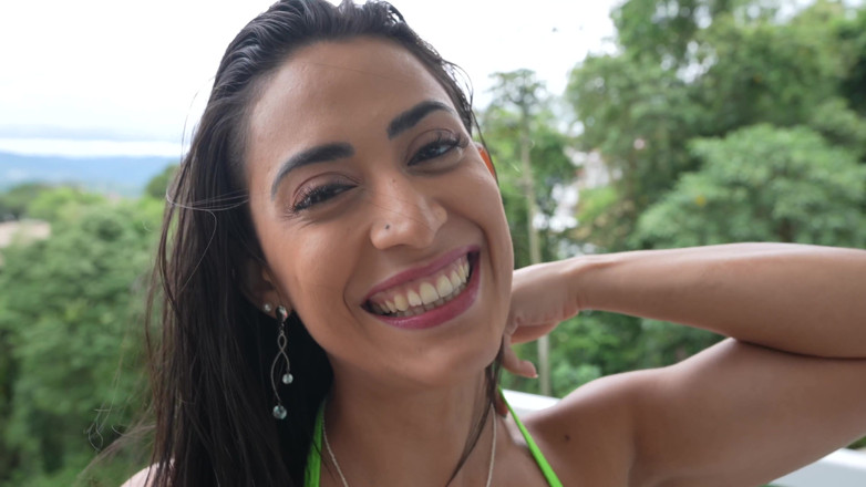 Loupan: Brunetă minunată care face activitate fizică devreme dimineața | Mila Fierbinte |...