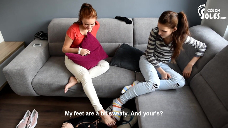 Czech Soles - foot fetish content: Dubbel fot luktar