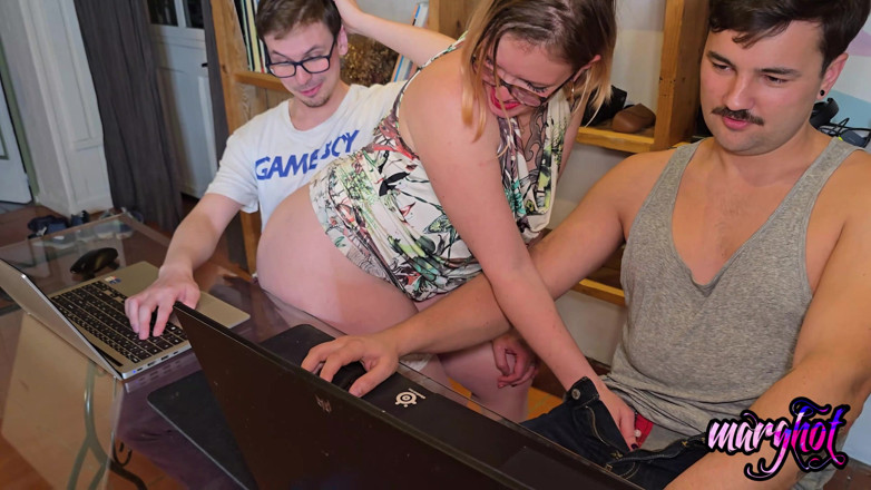 Sexymarghot: Fortniteのゲーム、ホットな継母に邪魔