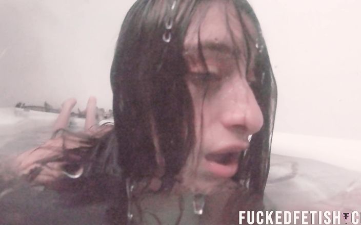 Fucked fetish: 4k, Mia Baignoire, à poil magnifique, contractions de cheveux mouillés