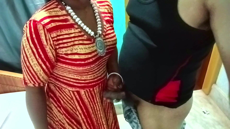 Popmini: Süßer und heißer bhabi-hardcore-sex mit freund zu hause
