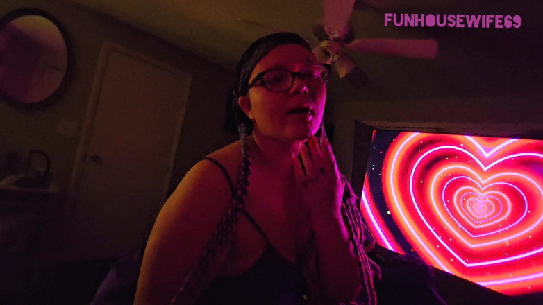 Funhousewife69: Đưa đầu và sục cu anh ấy cho đến khi anh ấy xuất tinh...