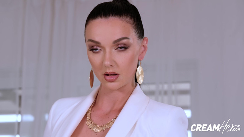 CreamHer: Lady Gang dostaje swojego dupka wypełnione kremowego spermy