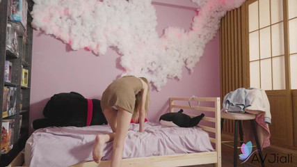 AV Jiali: Nerd miang dengan pengawal permainan sihir mengongkek adik tiri panas...