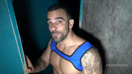 Raw French Bad boys: DAMIEN CROSSE in gloryhole e cremapied da un cazzo xxl...