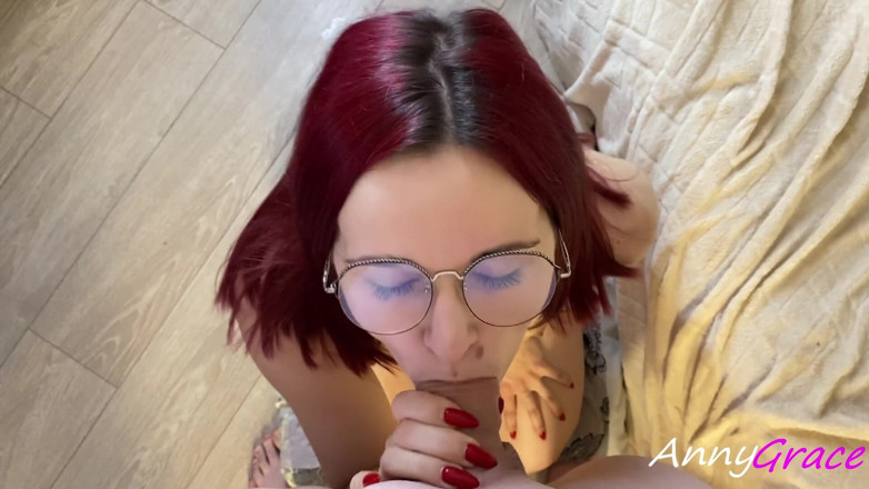 AnnyGrace: hot laal baalon vaali land choos rahi hai dekhne ka...