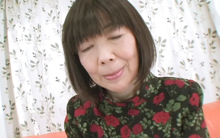 Asiatiques: Hitachi makes this gilf go crazy