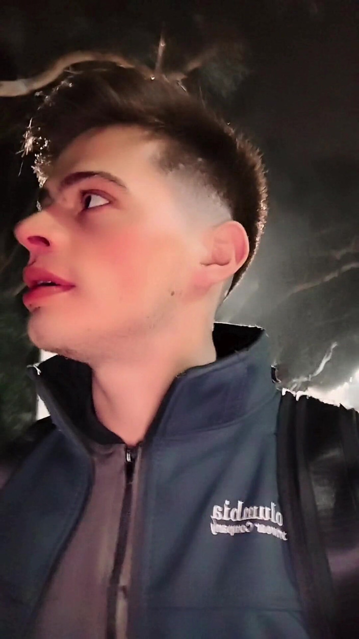 Soy Bruno: Я мастурбую на вулицях Люсіла Дель Мар