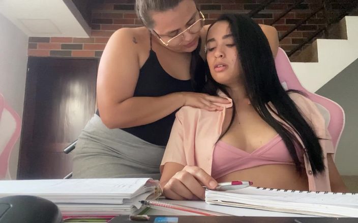 Zoe &amp; Melissa: Zoemelissa Stepsisters Are Studying and They Get Horny