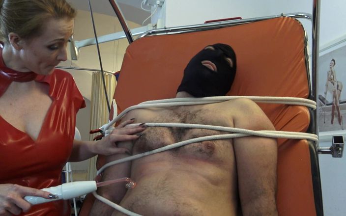 Femdom Austria: Ro stick mentre lo umilio verbale e gli sputo in...