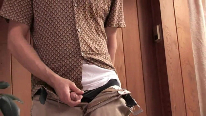Gay 4 Pleasure: Back from the beach to wank