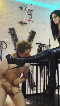 His Orgasm Belongs to Me - a Well-earned Reward