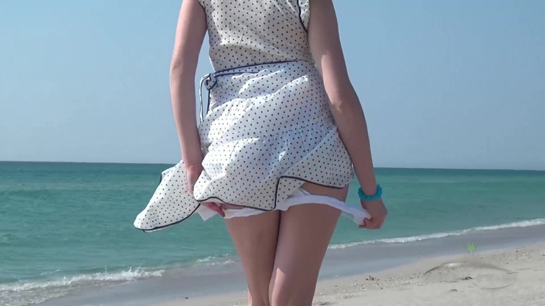 ATK Hairy: Sandy is daar weer op het strand