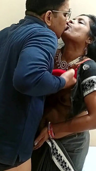 Kolkata Shrimoyee Hot Romantic Fucking with Army Man