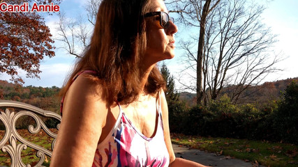 Candi Annie: Candi Annie trait une dose de sperme chaud et crémeux à...