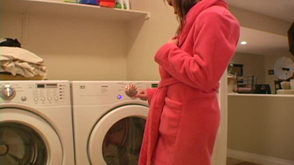 Solo Austria: Fany gets her pussy stimulated by the laundry machine's vibrations