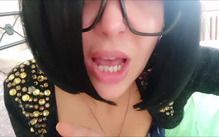 savannahamatoriale: Üvey oğul, elbisemi dölle aldatıyorsun! Peki şimdi?