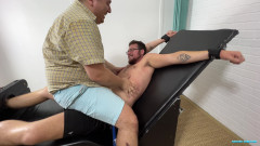 Ticklish Chubs: Cdubs bekommt einen guten kitzel!