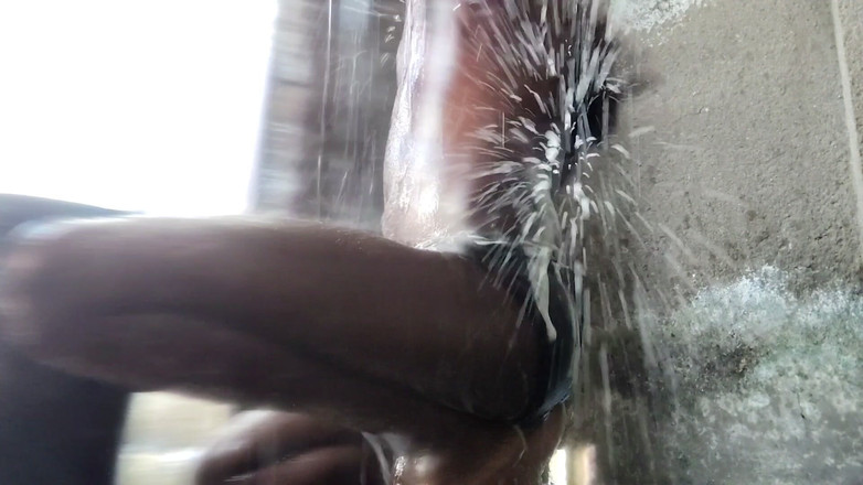 GlassCenterline86: После того, как невестка отказалась, я пошла принимать ванну, и сперма вышла туда