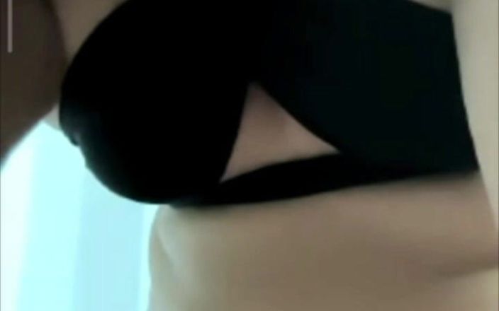 ChickenNDBeard: 婊子与新玩具享受美味 3