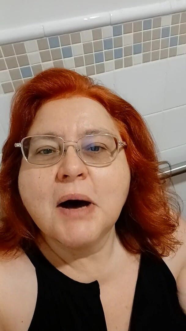 BBW nurse Vicki adventures with friends: Titta på min nya hårstil och färg