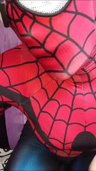 Ny SpiderGirl dräkt avsugning