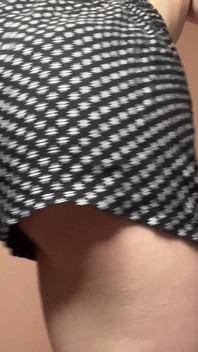 Ass Twerking in Short Shorts