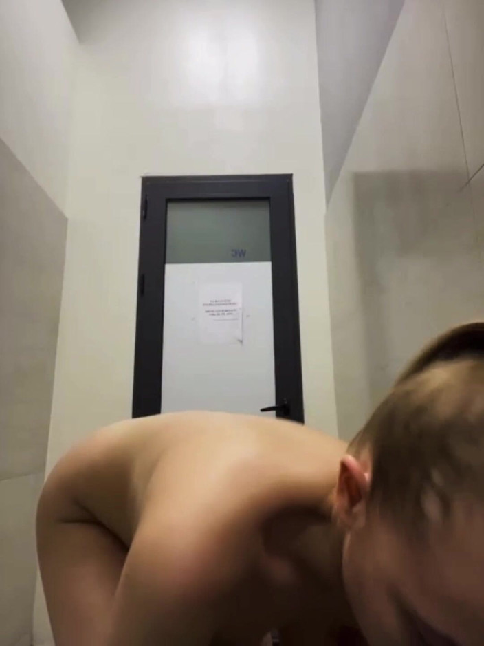 JuiceLussie: Anal jebanie i trenuj na siłowni