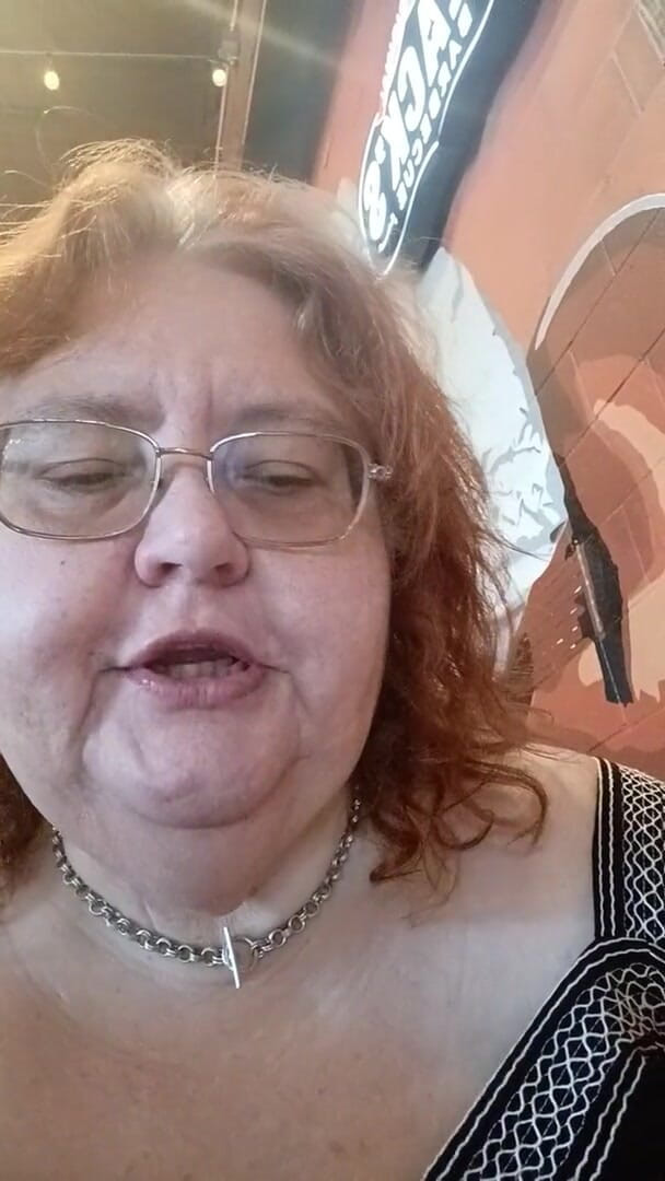 BBW nurse Vicki adventures with friends: Leckeres ripp-abendessen im alten bbq-shop