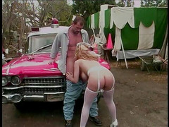 I want your Big Big Boobs: Jururawat bertetek besar dijilat pepeknya dalam pakaian seragamnya di luar