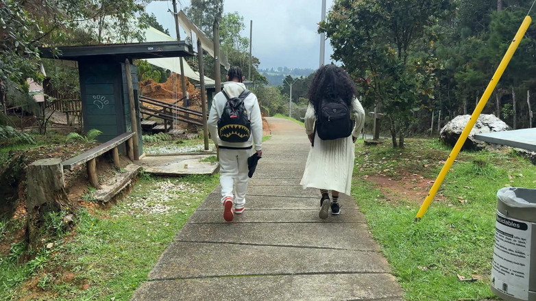 Andromeda Hot: Я делаю минет в кабельном метро незнакомцу, а потом приглашаю его трахаться в лесу Арви