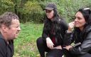 Femdom Austria: Sessione di sputi con 2 donne dominanti