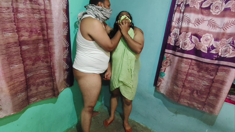 Gulaab: Cette femme de ménage me tente comme une verge