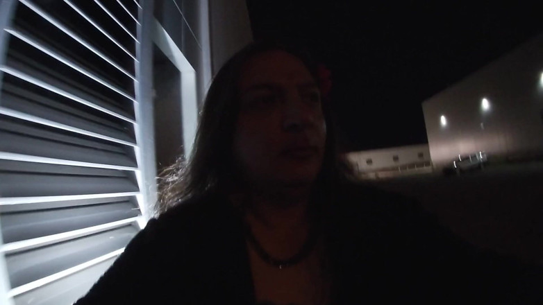 JonasBen: Sissy crossdresser masturbuje venku a tvrdě stříká