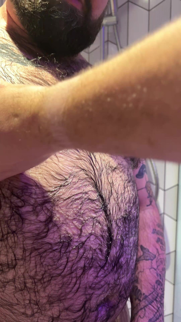 PoppaPig: Medvědí sprcha uctívání