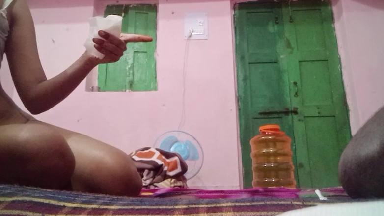 Riya babe: देसी युवा लड़की हार्डकोर चूसना