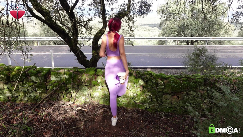 Candystart Videos: Yolun kenarında tamamen çıplak halka açık mastürbasyon