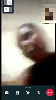 O azgın bir genç erkek avcısı, mastürbasyon yapmayı ve sert sikilmeyi seviyor, erkek arkadaşıyla görüntülü görüşme mastürbasyonu