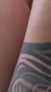 İlk pornosu için vajinasını tıraş ediyordu. Carolina Lorca Pepeporn'da Sevişiyor