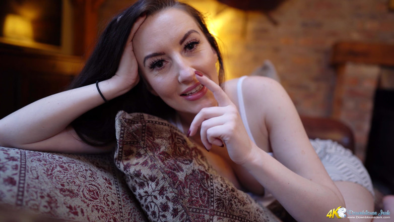 DownblouseJerk: Sophia Smith - Escapade le week-end