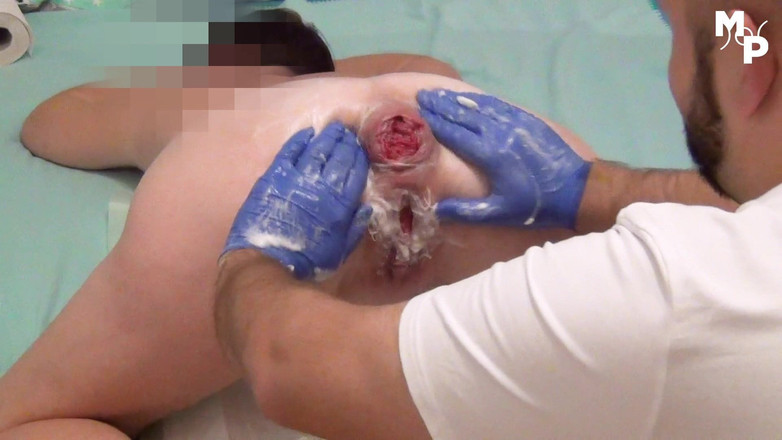 Ines Gapehole: Podívejte se na můj rostoucí růžový zadek