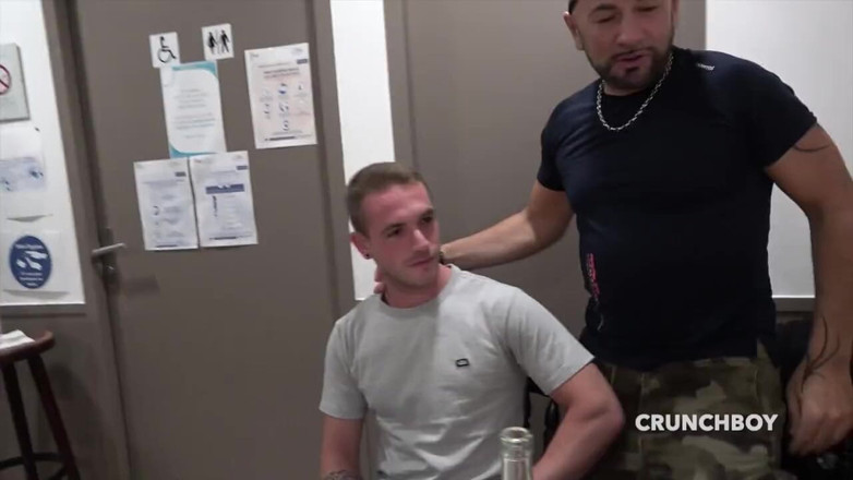 Raw sex in exhib in Madrid: Dikongkek mentah oleh restoran lurus di luar