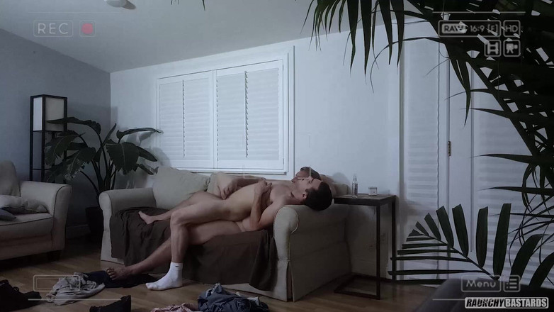 Raunchy Bastards: Tata hoduje jęczącą nastolatkę