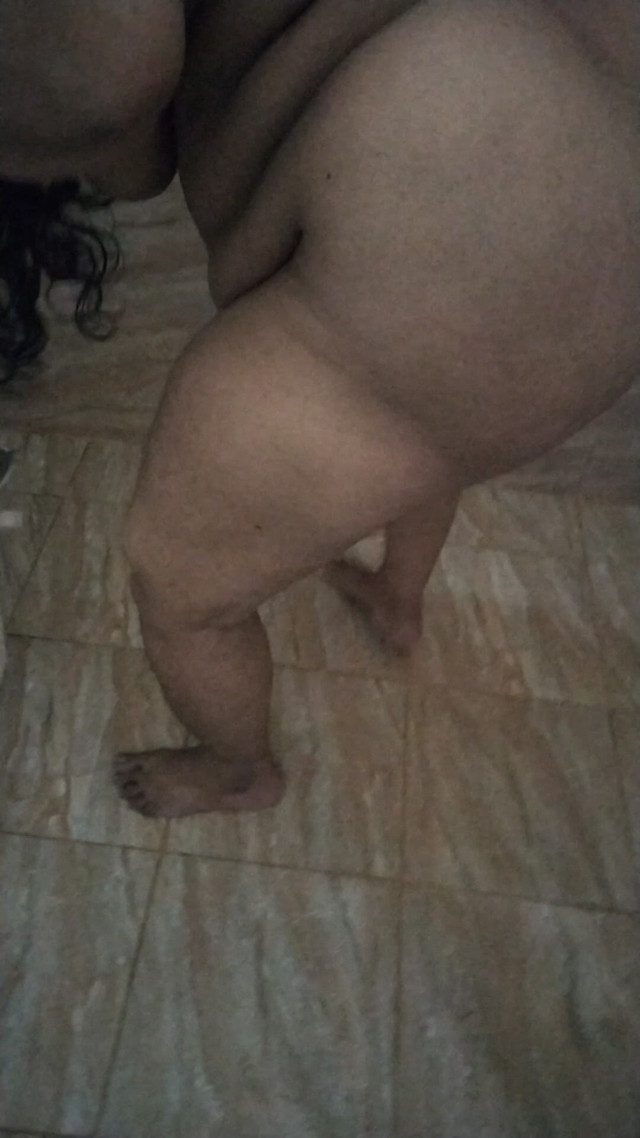 Hot Pissing Video
